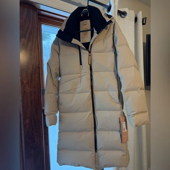 Stylish Beige Puffer Coat for Women - Picture 1 of 4